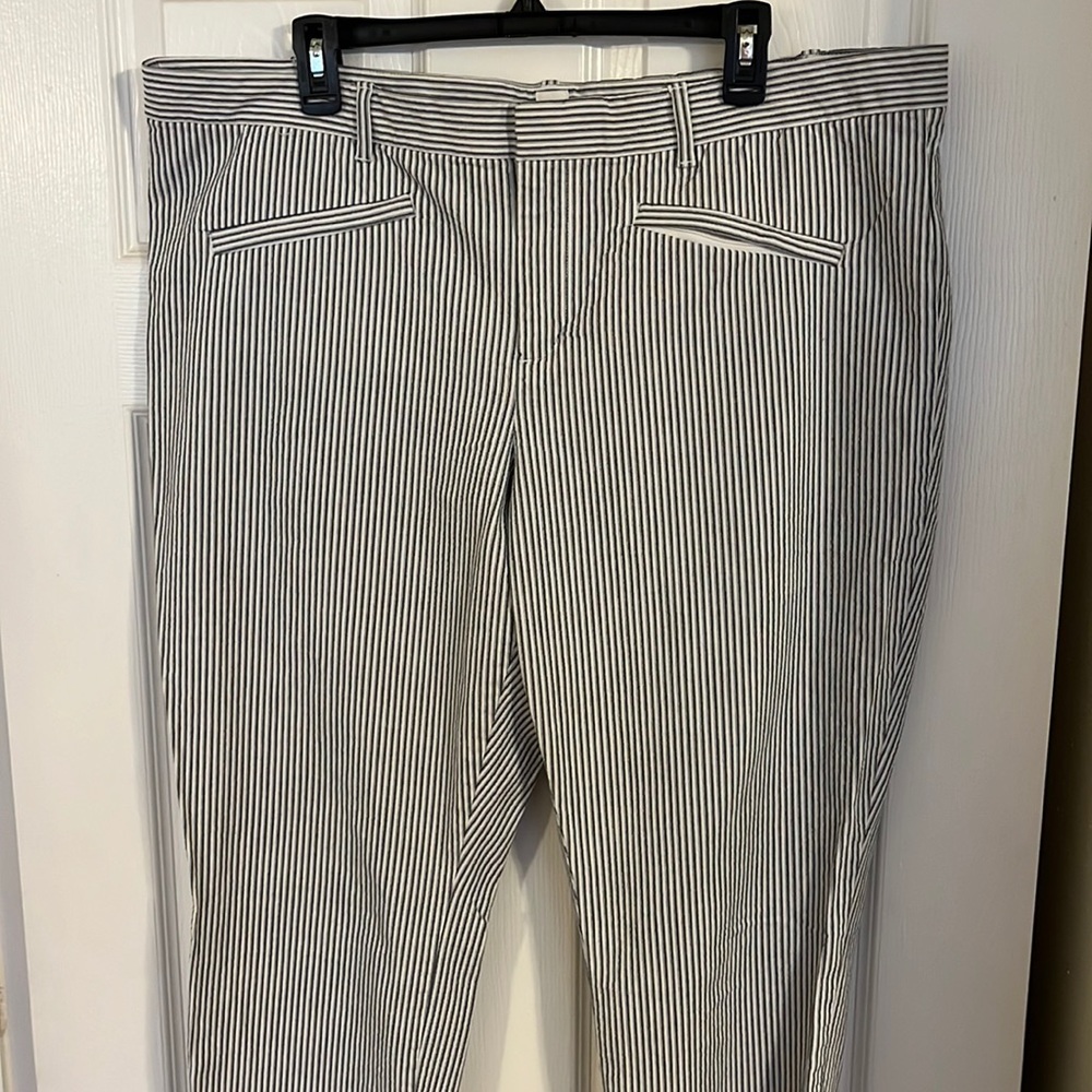 Gap seersucker skinny ankle pants